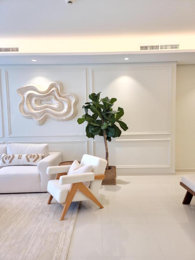 Reverie Stays - Picturesque & Modern 3br With Full Burj Khalifa View Apartment *