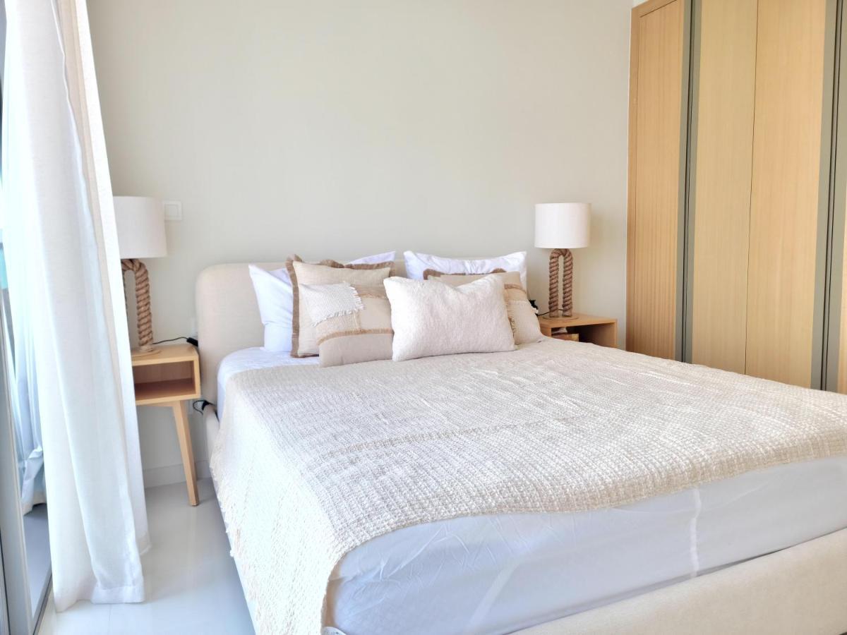 Reverie Stays - Picturesque & Modern 3br With Full Burj Khalifa View Apartment Dubai