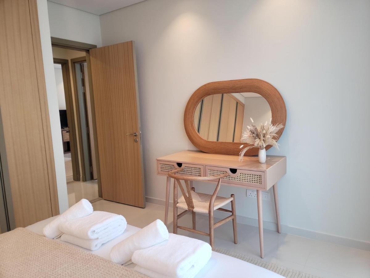 Apartment Reverie Stays - Picturesque & Modern 3br With Full Burj Khalifa View